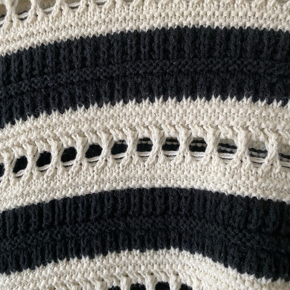 Knitted black and white sweater - Picture 2 of 6